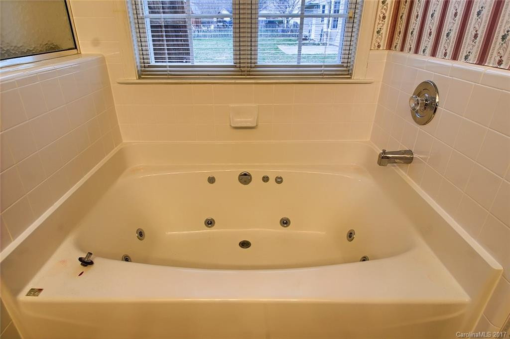 1022 Thorncrest Drive - Photo 16