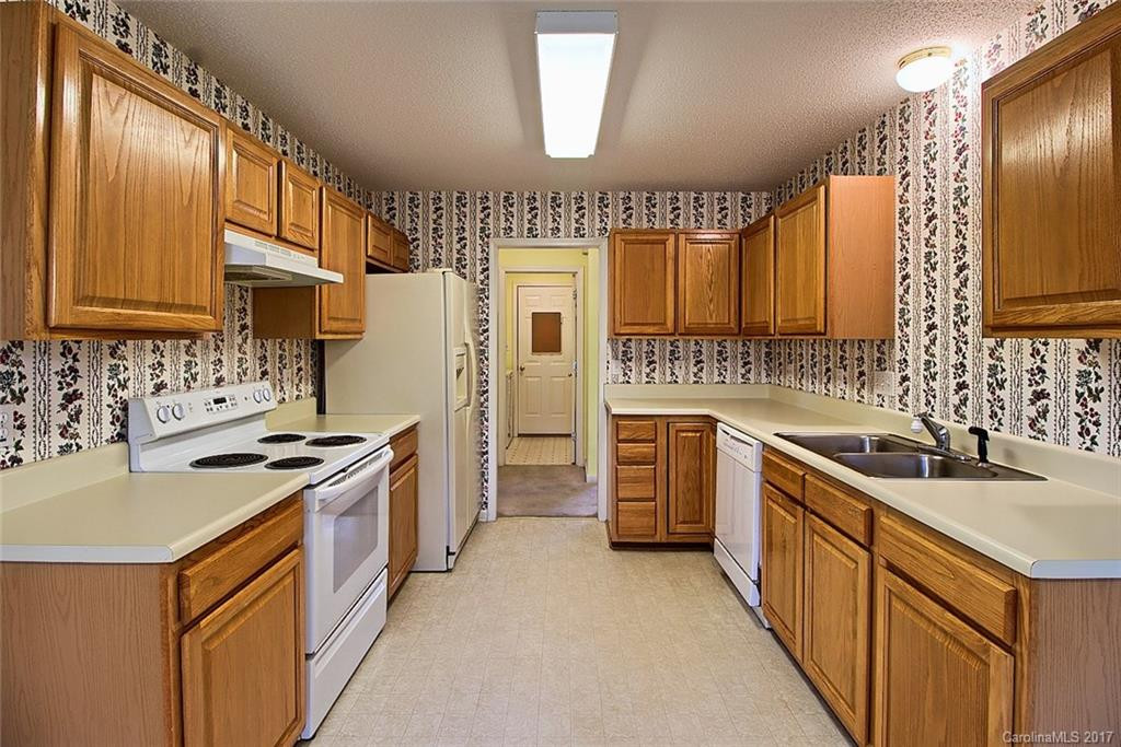 1022 Thorncrest Drive - Photo 6