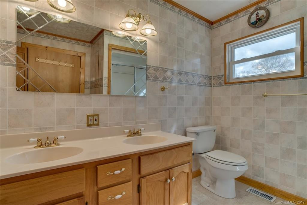 140 Russell Drive - Photo 13