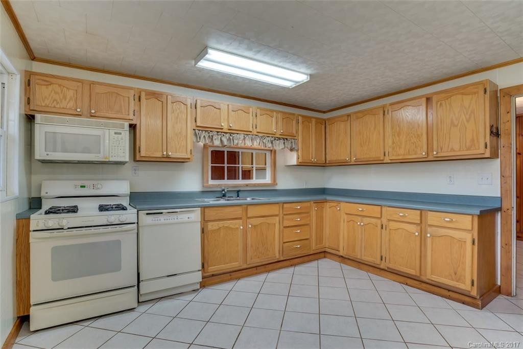 140 Russell Drive - Photo 5
