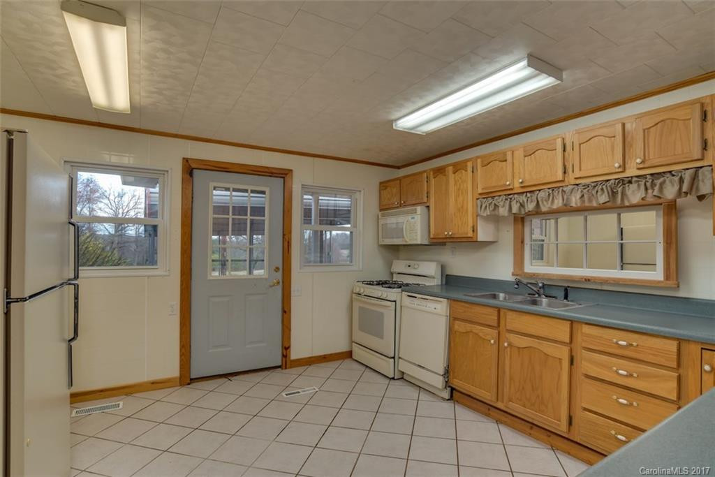 140 Russell Drive - Photo 6