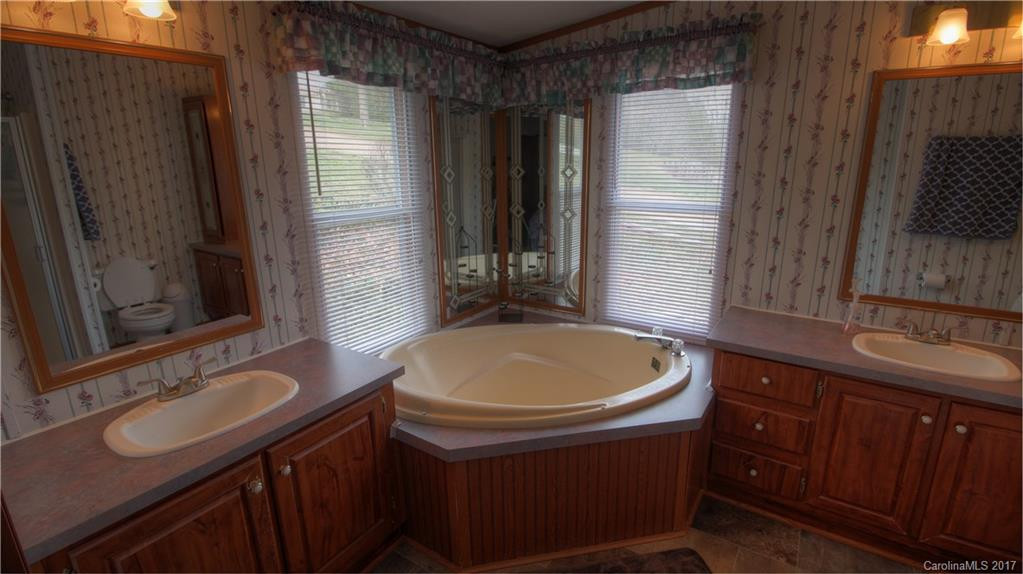 123 Maplewood Drive - Photo 11