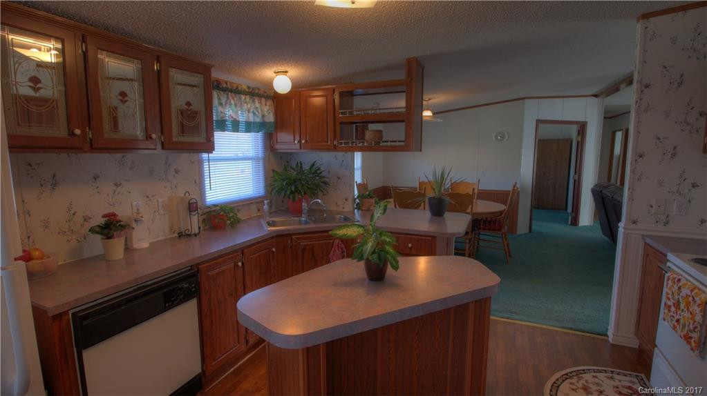 123 Maplewood Drive - Photo 3