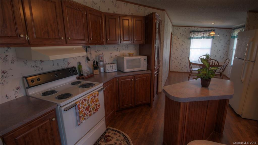 123 Maplewood Drive - Photo 4