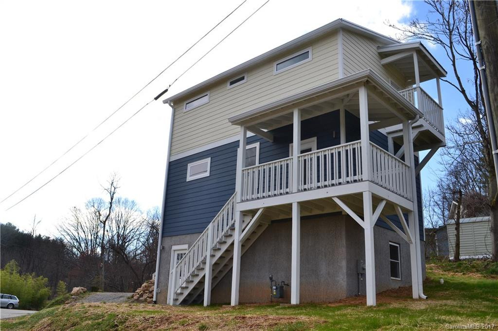 32 Blalock Avenue