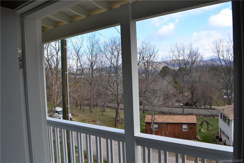 32 Blalock Avenue - Photo 3