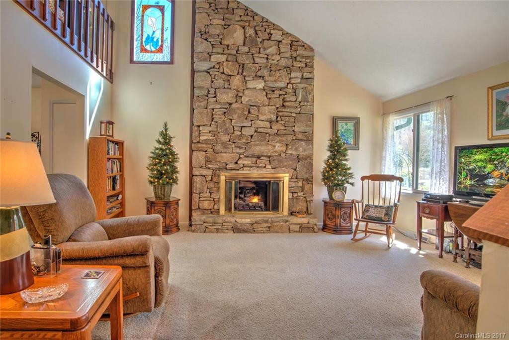 11 Golden Oaks Lane - Photo 2