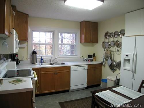 2012 Upper Ridgewood Boulevard - Photo 2