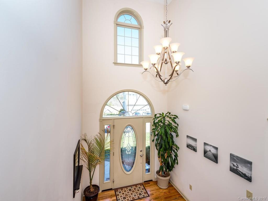 229 Rivercrest Boulevard - Photo 2