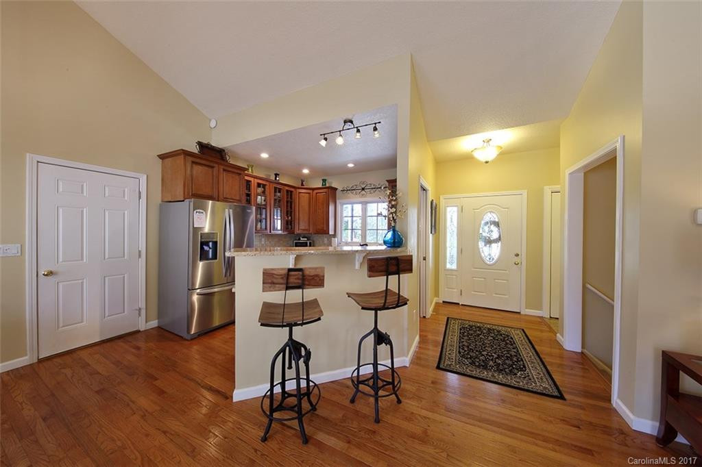1734 Clairmont Drive - Photo 5