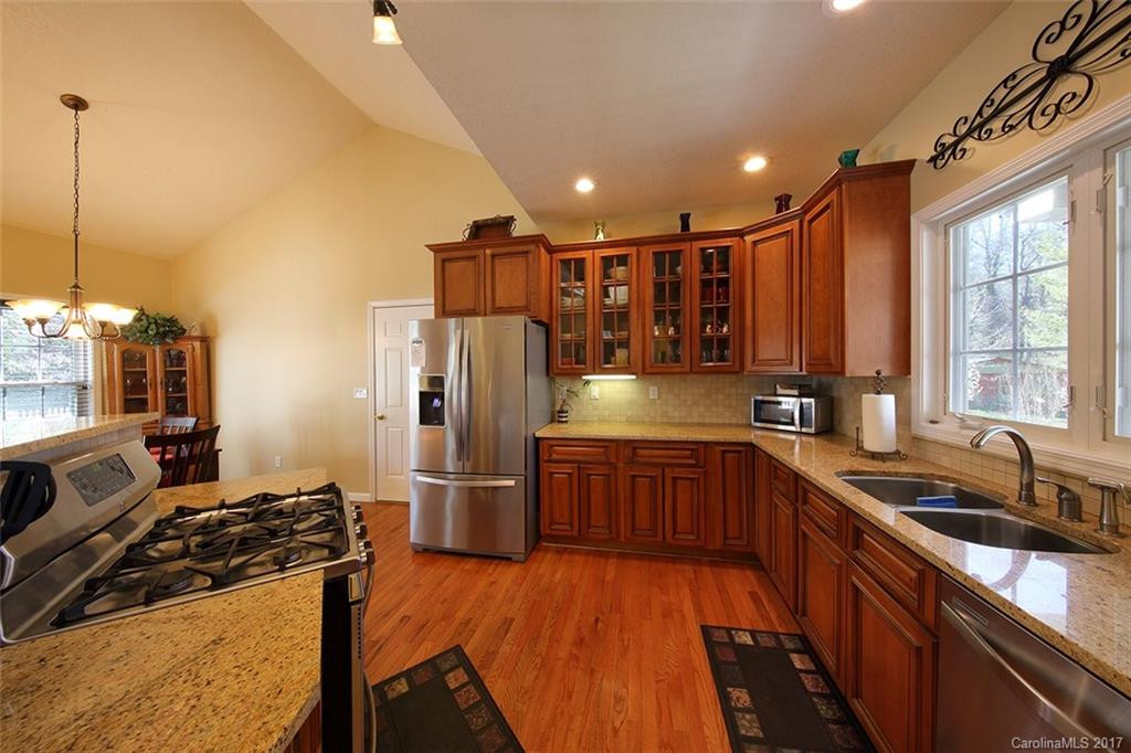 1734 Clairmont Drive - Photo 6
