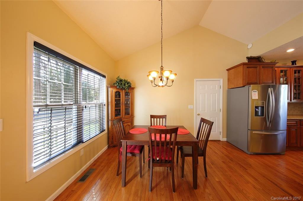 1734 Clairmont Drive - Photo 7