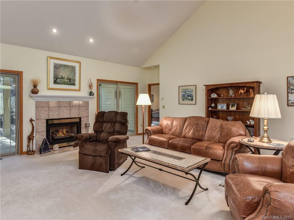 203 Deerpath Lane - Photo 7