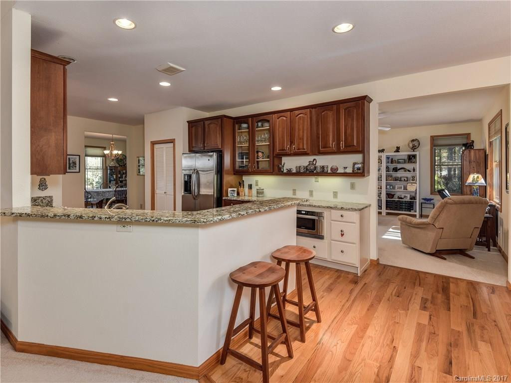 203 Deerpath Lane - Photo 9