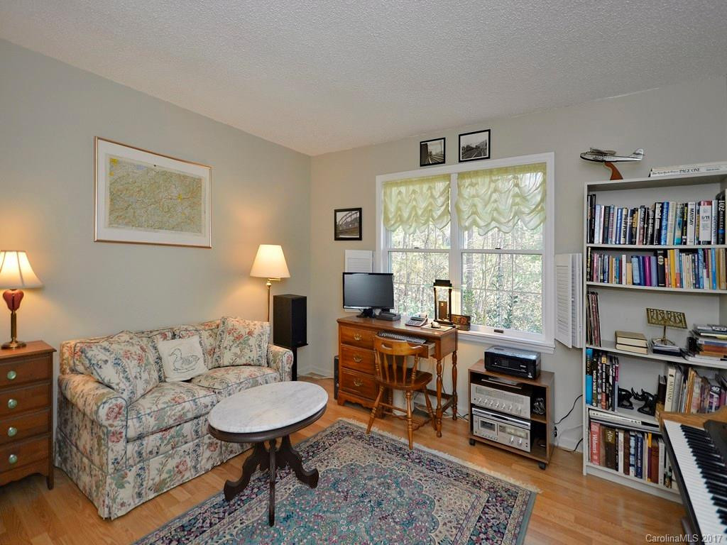 186 Haywood Knolls Drive #200 - Photo 13