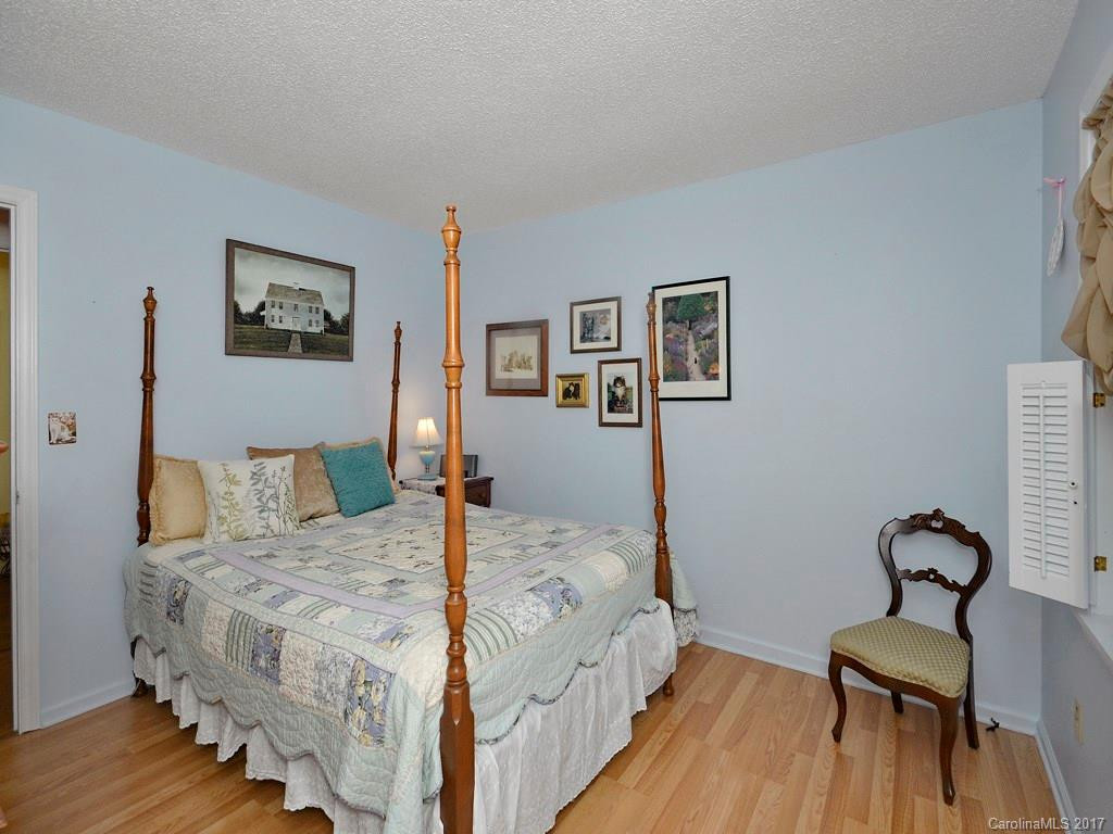 186 Haywood Knolls Drive #200 - Photo 15