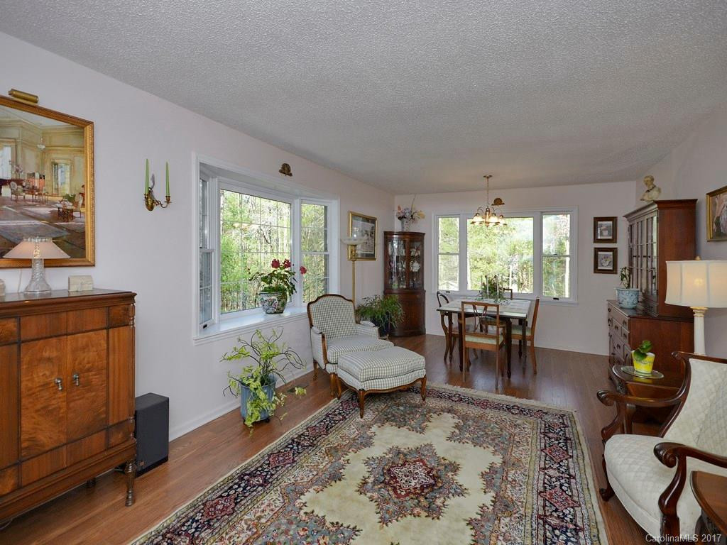 186 Haywood Knolls Drive #200 - Photo 4