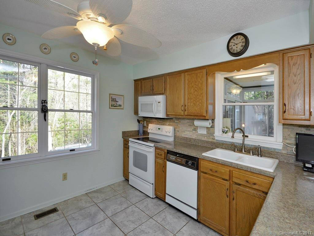 186 Haywood Knolls Drive #200 - Photo 7