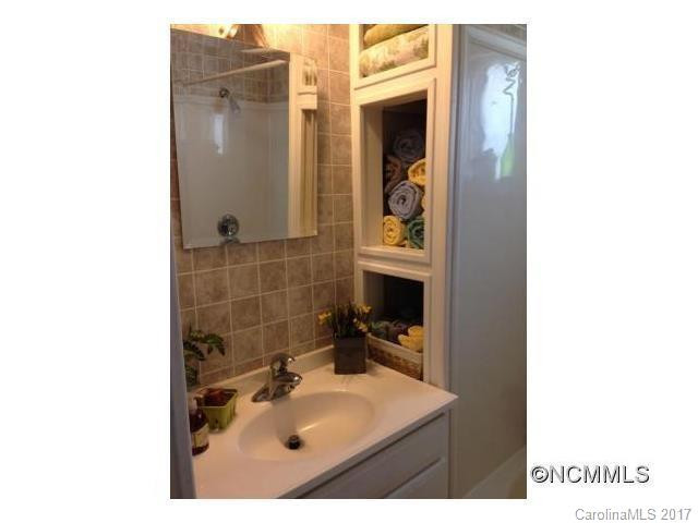 8 Oakcrest Place #A - Photo 10