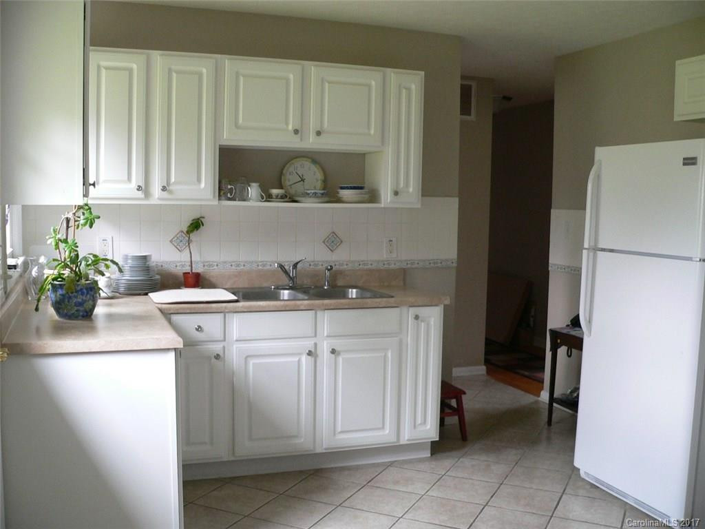 216 Lyndale Road - Photo 3