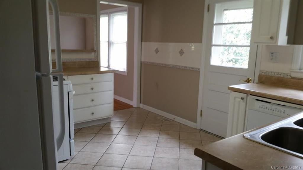 216 Lyndale Road - Photo 5