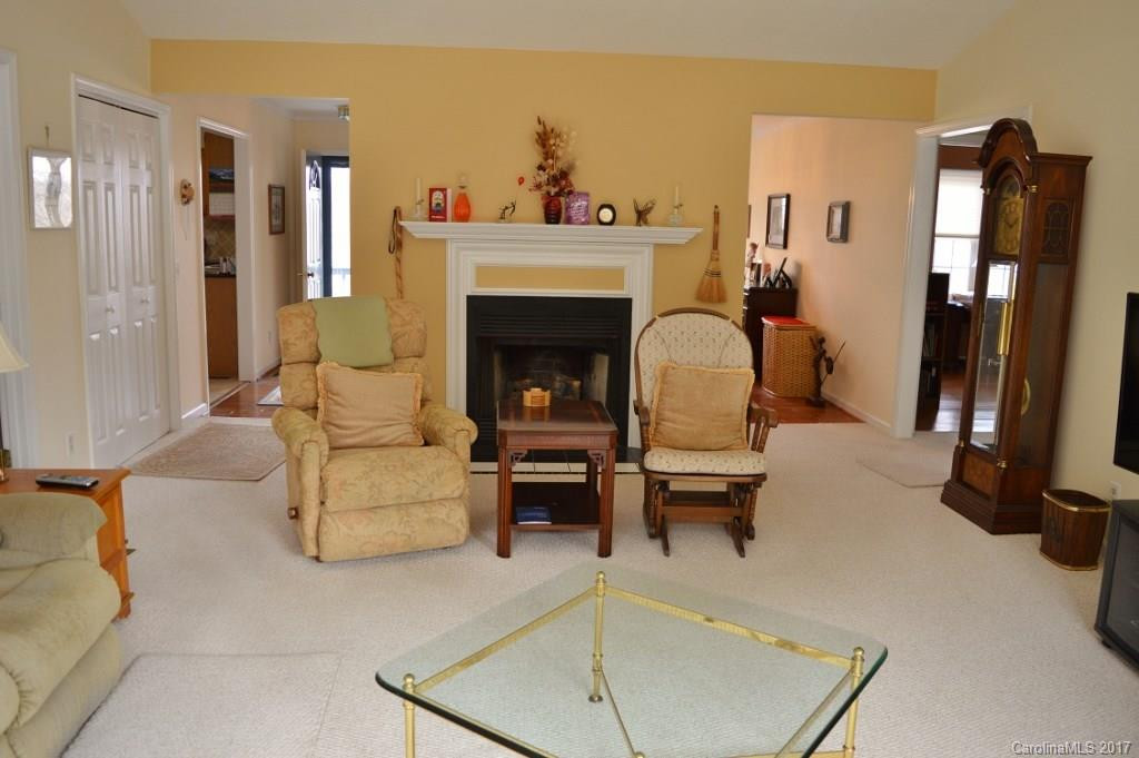 60 Paddock Lane #6 - Photo 3
