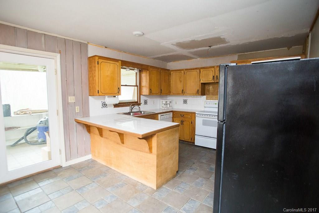 1649 Old Linville Road - Photo 12