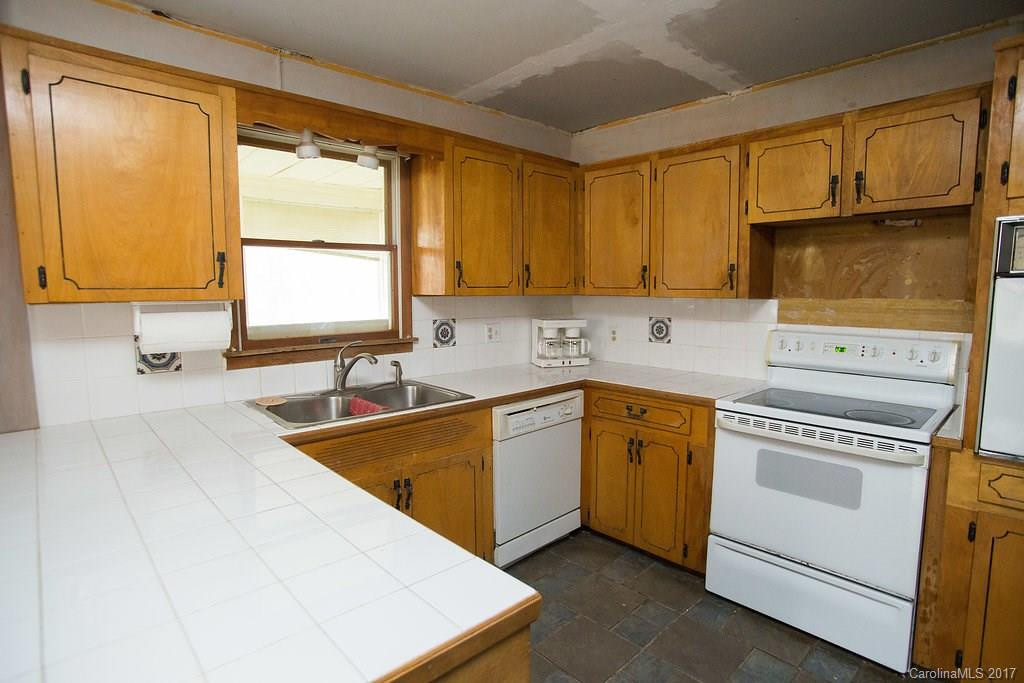 1649 Old Linville Road - Photo 14