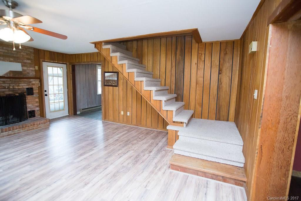 1649 Old Linville Road - Photo 4