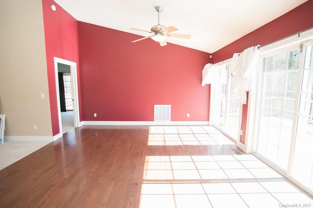 624 Paradise Circle - Photo 14