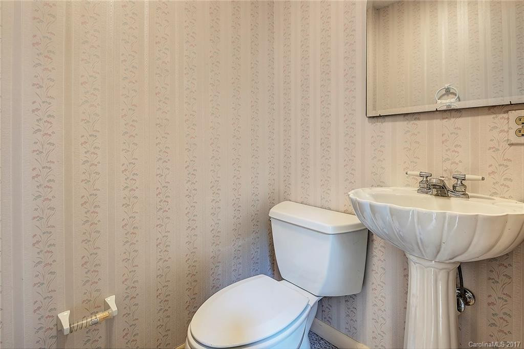 5 Stuart Circle - Photo 12