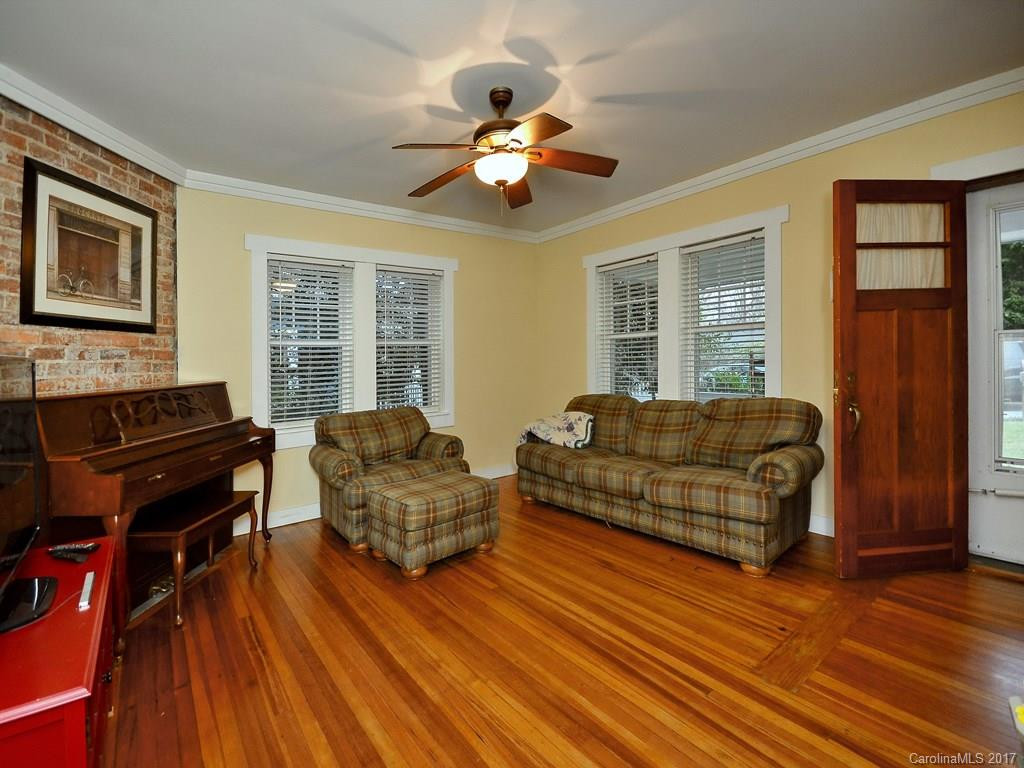 610 Brookshire Street - Photo 3