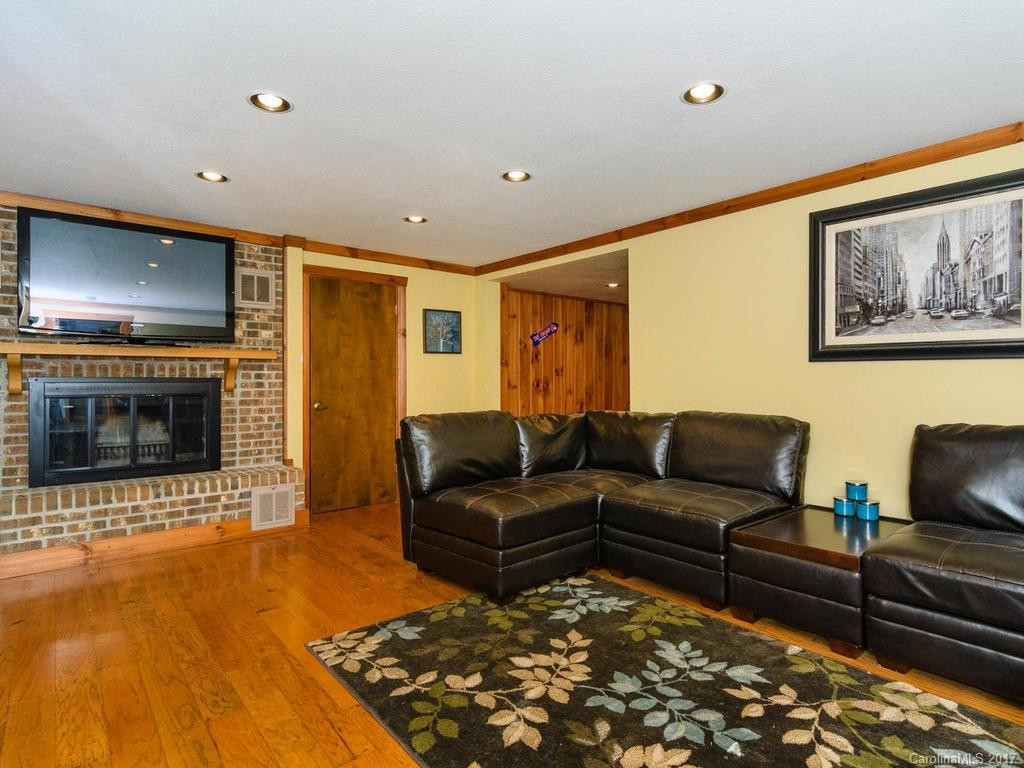 720 Greenwood Drive - Photo 12