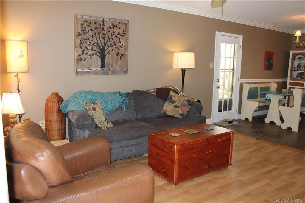 10 Hillview Circle - Photo 2