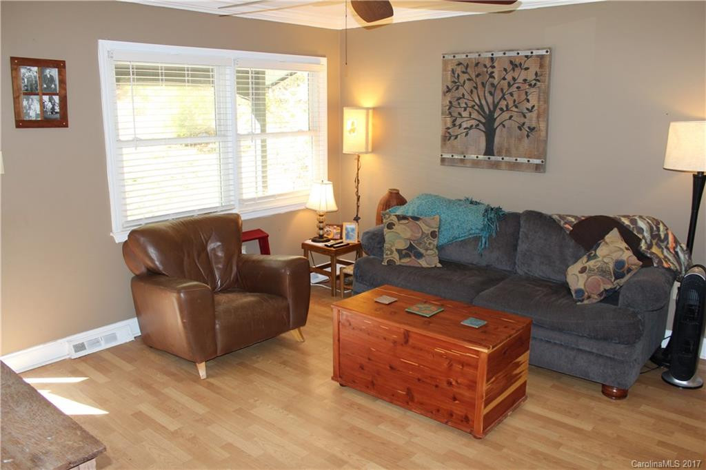 10 Hillview Circle - Photo 3