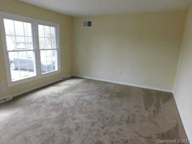 31 Fieldcrest Road - Photo 2