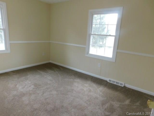 31 Fieldcrest Road - Photo 4