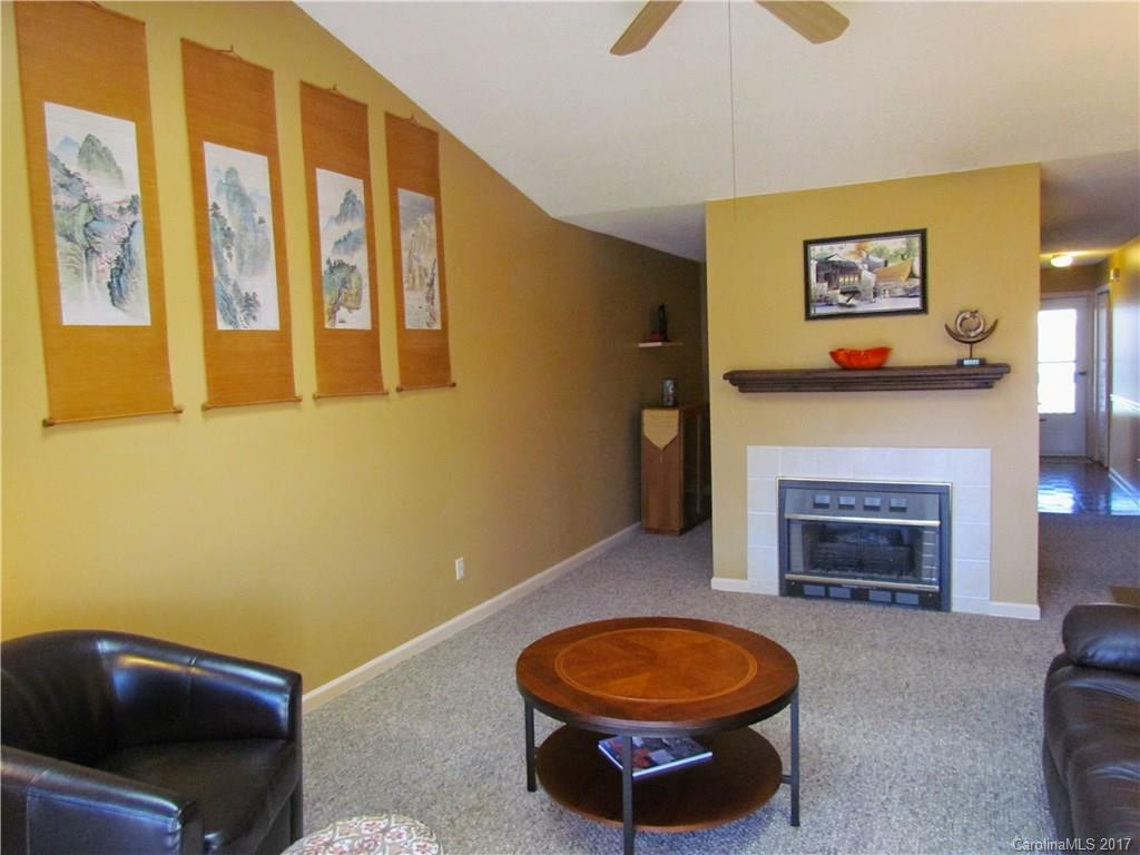 2704 Sagamore Lane #2704 - Photo 3