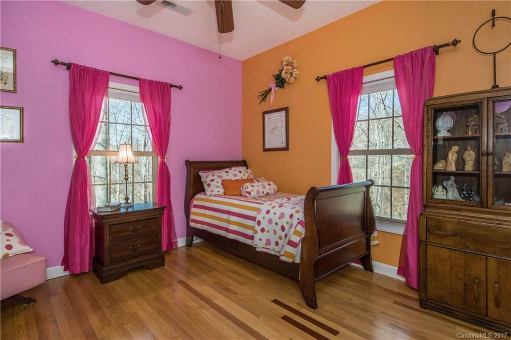 565 Sweetwater Drive - Photo 15