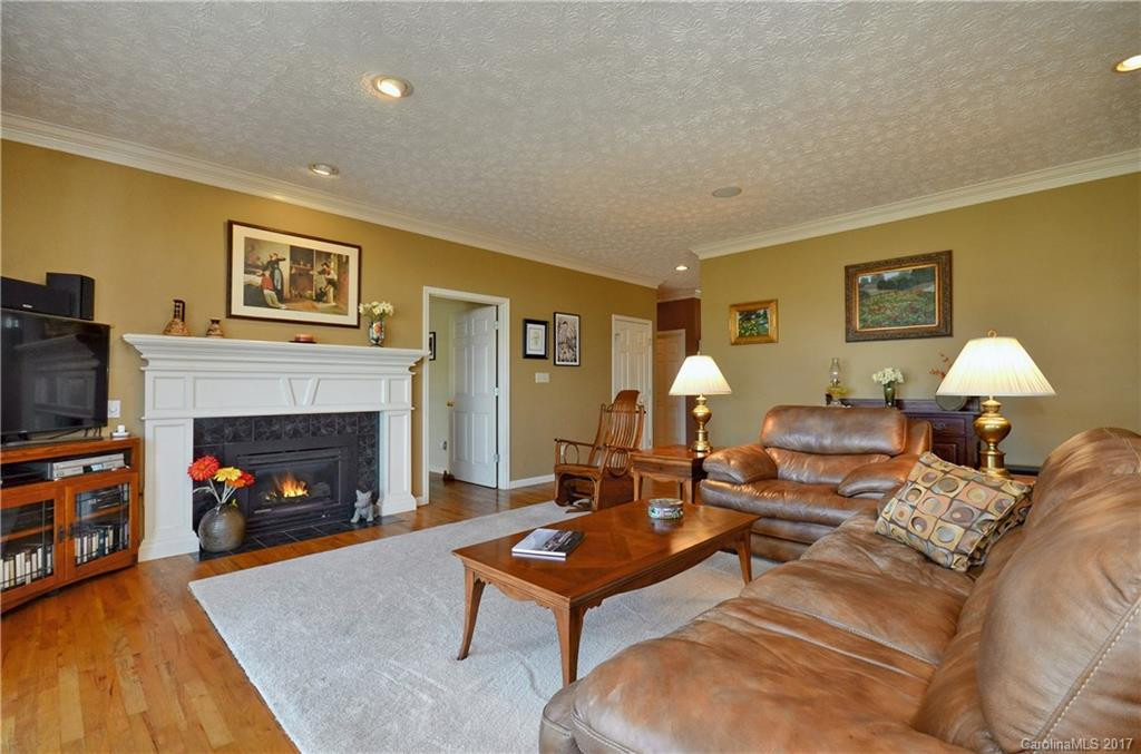 111 Sunny Ridge Drive - Photo 7
