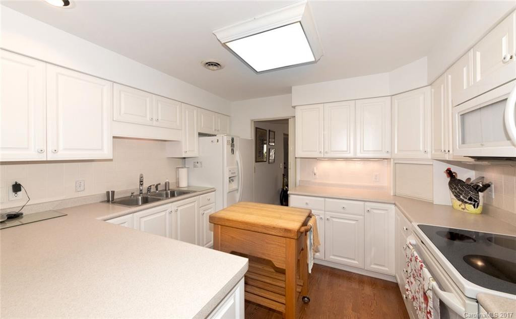 2 Lakemoor Lane #2 - Photo 3