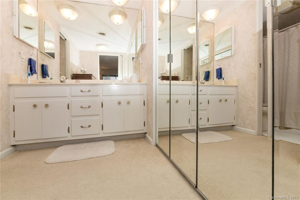 2 Lakemoor Lane #2 - Photo 10