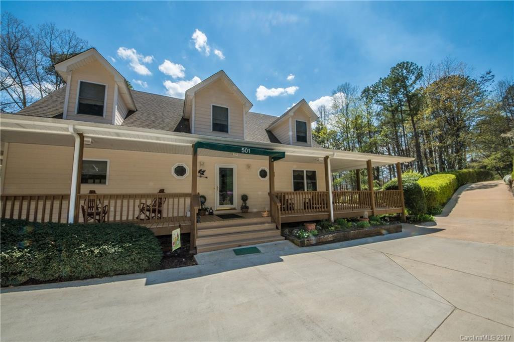 501 Oak Ridge Drive - Photo 2