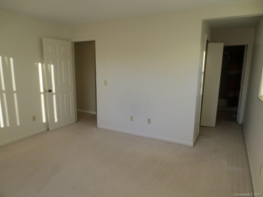 28 Capri Lane #1-A - Photo 10