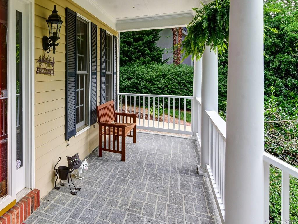 905 Woodvine Road - Photo 2