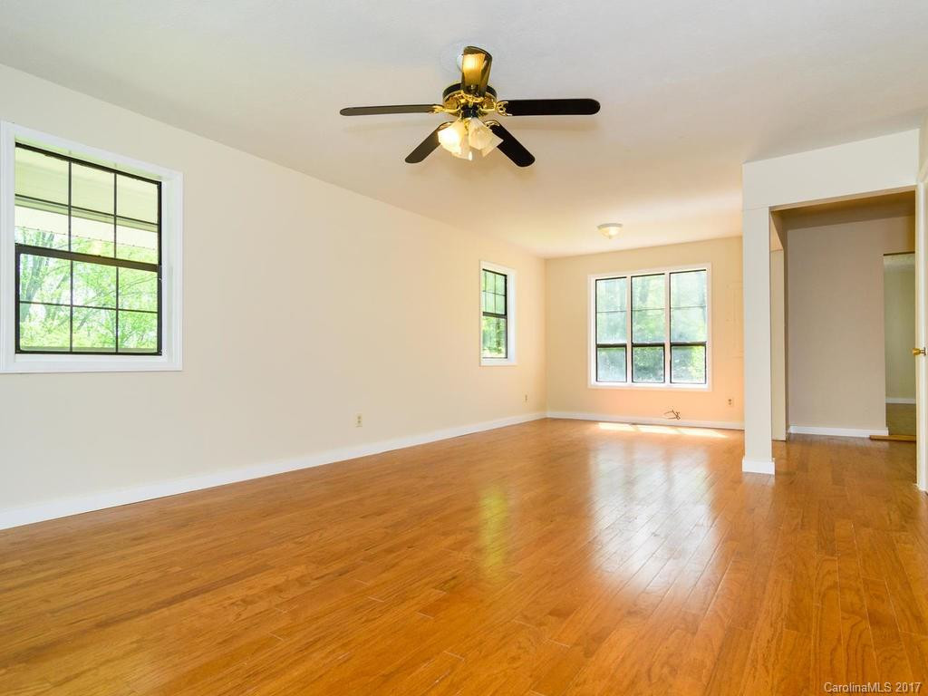 538 Shamrock Drive - Photo 5