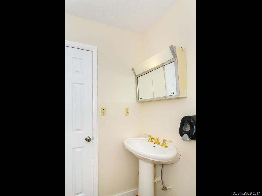 538 Shamrock Drive - Photo 10