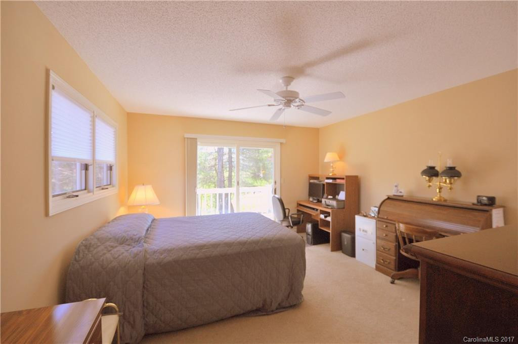106 Broadmoor Drive - Photo 13