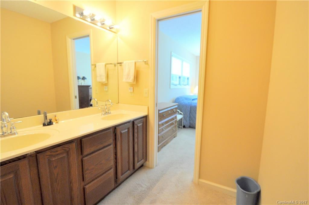 106 Broadmoor Drive - Photo 14
