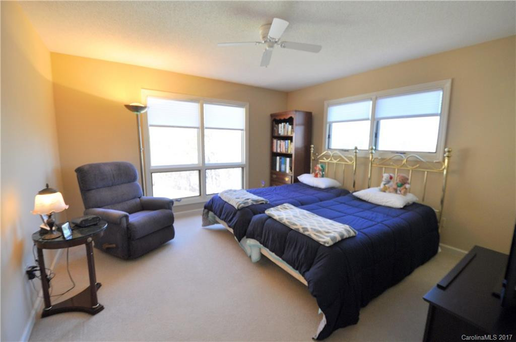 106 Broadmoor Drive - Photo 15